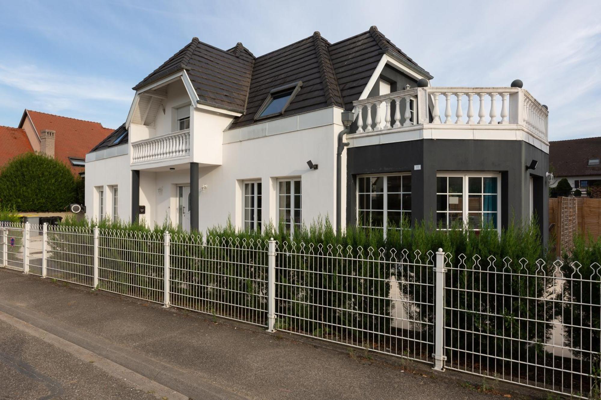 Gites Spa Strasbourg - Villa Ours - Spa Prive, Sauna, Borne D'Arcade, Babyfoot Ittenheim Eksteriør bilde