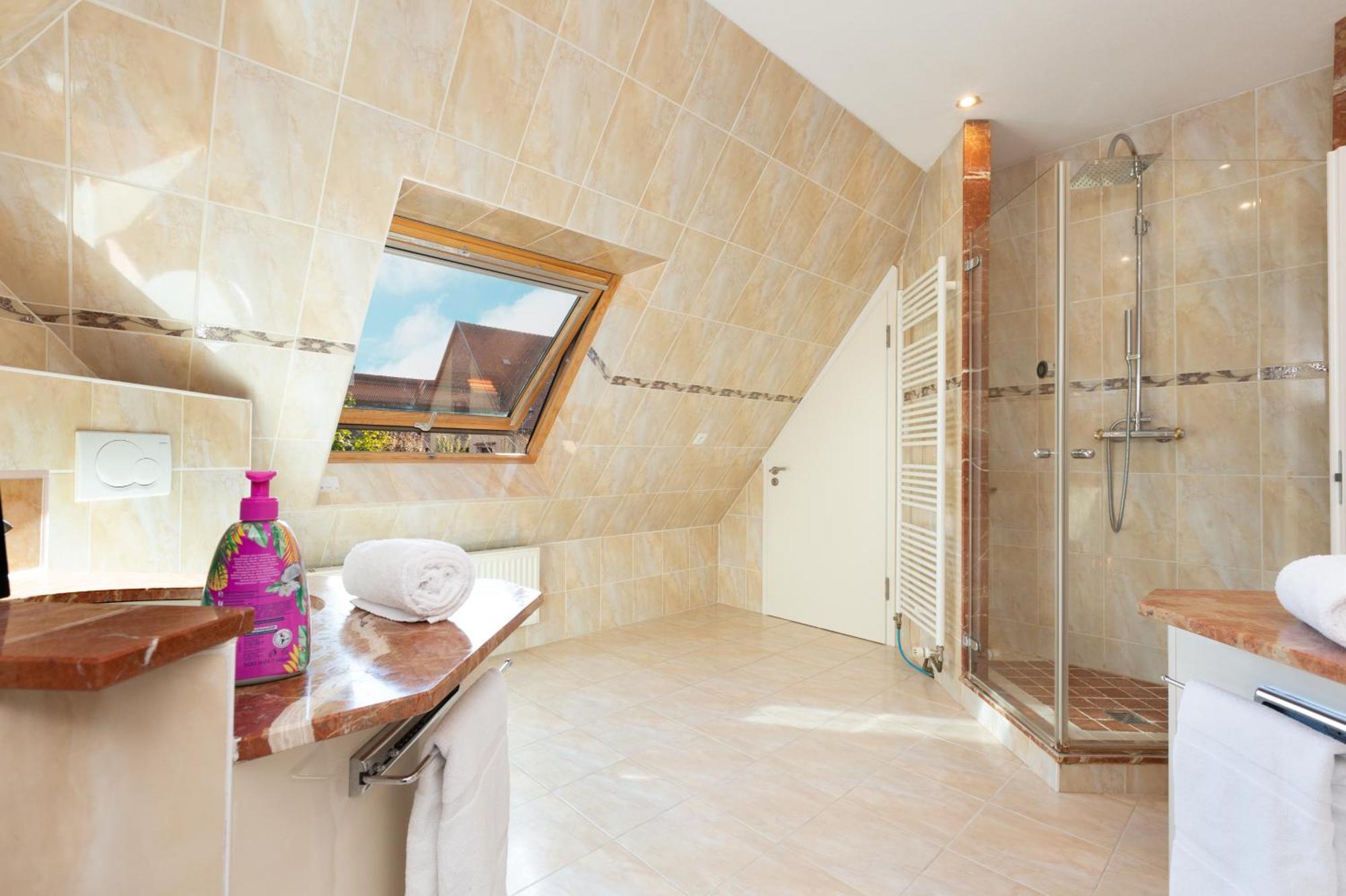 Gites Spa Strasbourg - Villa Ours - Spa Prive, Sauna, Borne D'Arcade, Babyfoot Ittenheim Eksteriør bilde